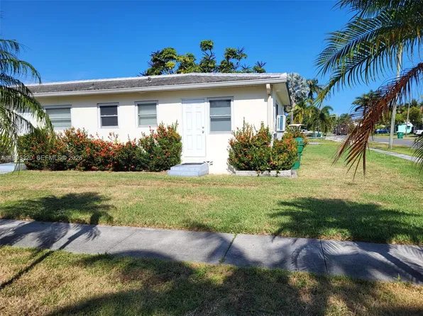 200 SE 3rd St #2, Dania, FL 33004