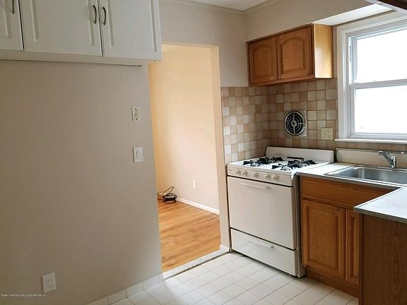 5th image of 101 10th St Fl 2nd