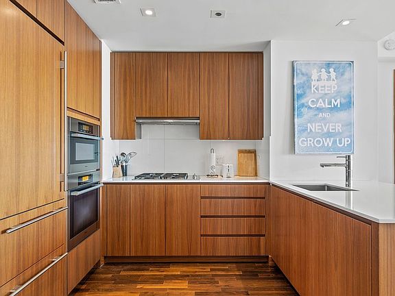 4th image of 400 5th Ave APT 38C