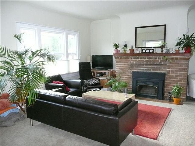 Living room with gas fireplace