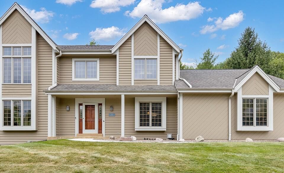 1st image of 385 West Thornapple LANE