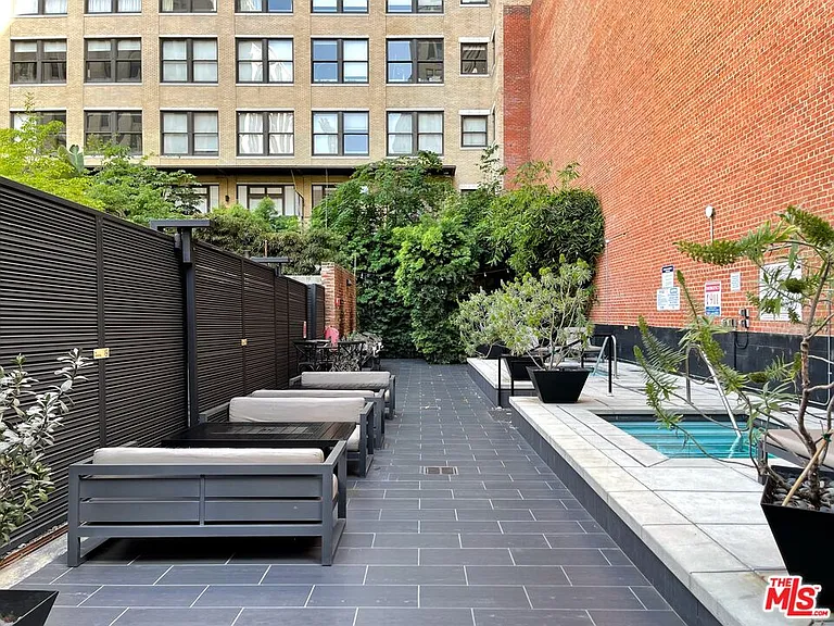 460 S Spring St #512 — Photo 36