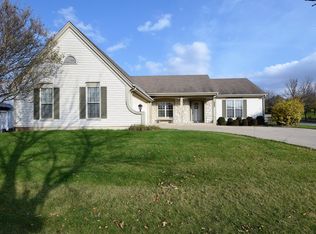 368 Indian Bend Rd, Burlington, WI 53105