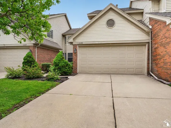 15696 Golfview Dr, Riverview, MI 48193