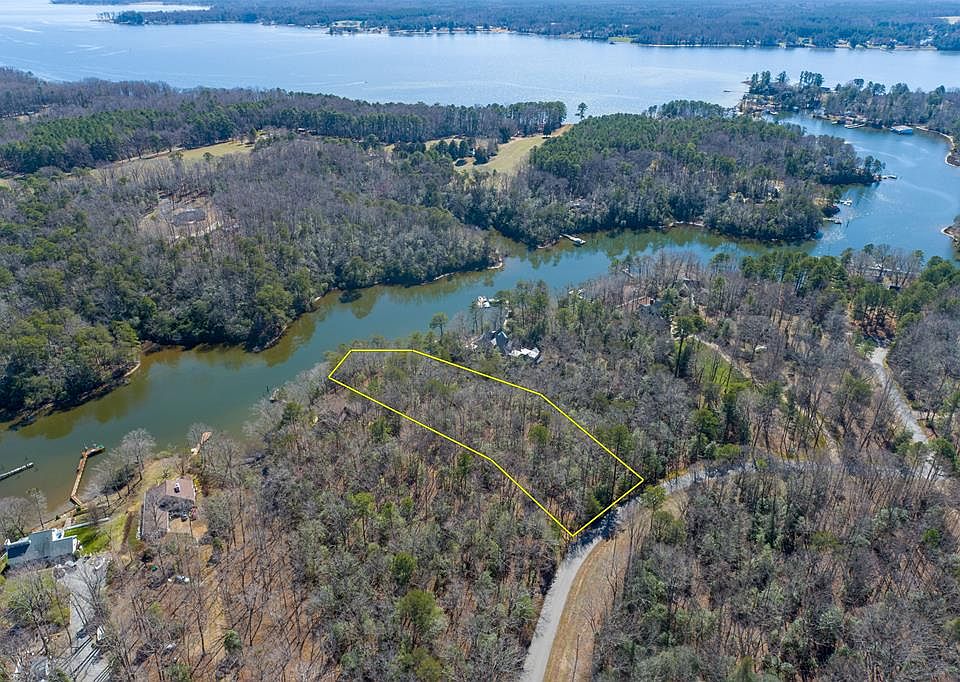 1st image of 15 Chick Cove Dr