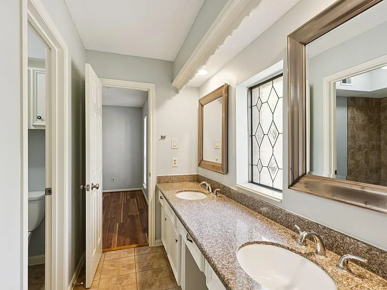 14819 Walbrook Dr — Photo 34
