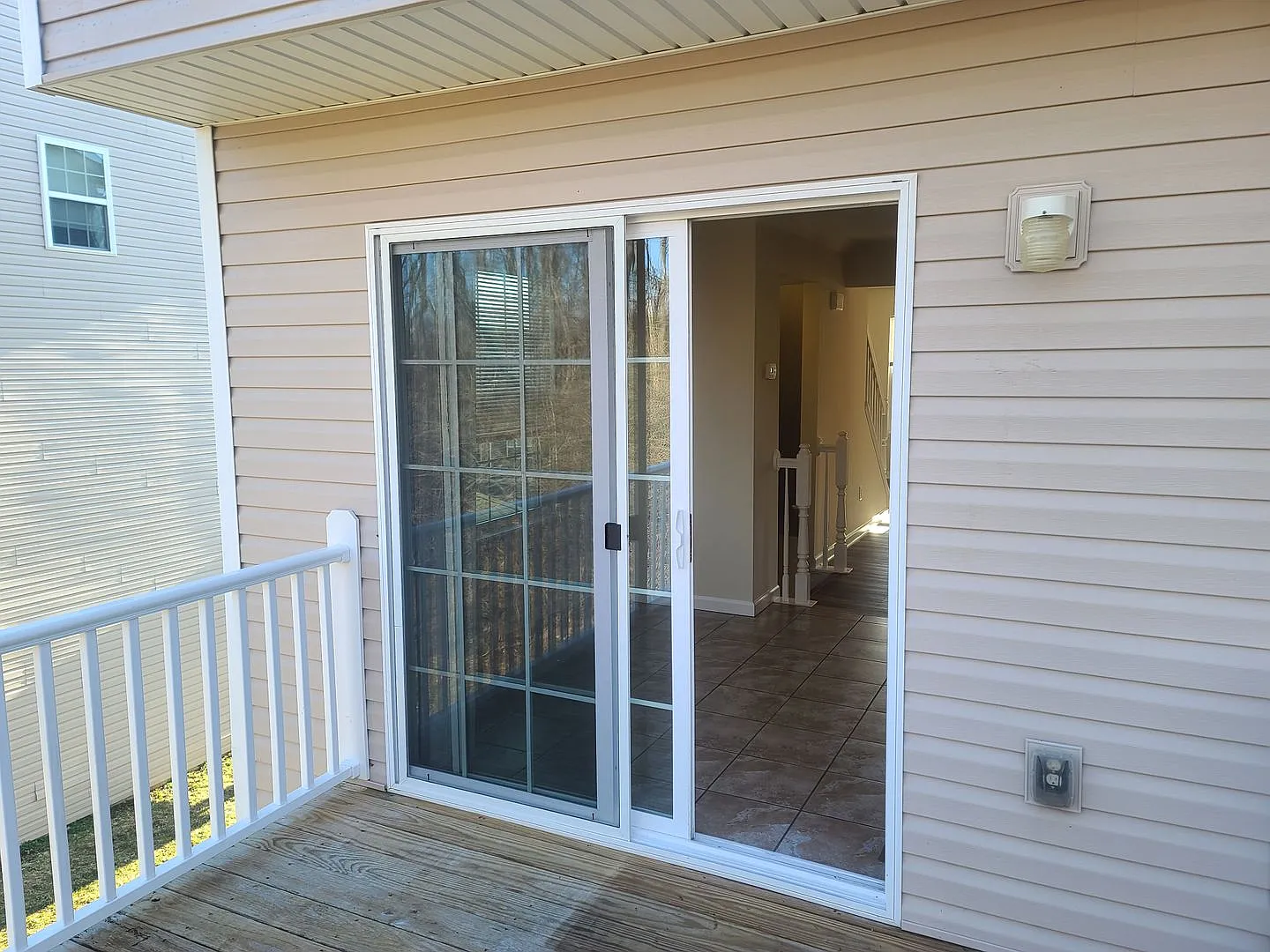 3 Bedroom 2 1/2 bath ** End Unit** Townhome for Rent in Waynesboro — Photo 3