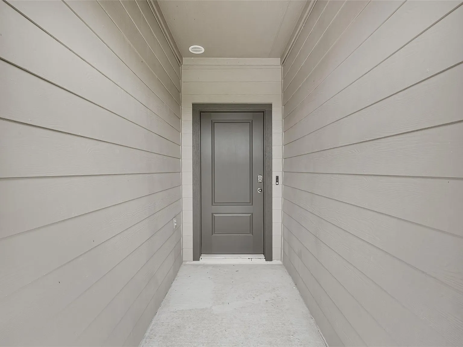 4 bed, 2.5 bath, 1831 sqft, $2,400 — Photo 4
