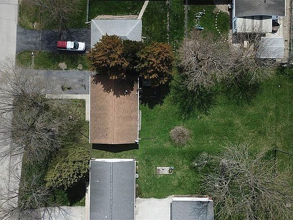 5th image of 433 S Smith St