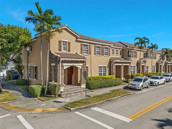 9205 SW 170th Pl, Miami, FL 33196