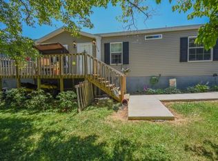 1114 E Chilhowie Ave, Johnson City, TN 37601