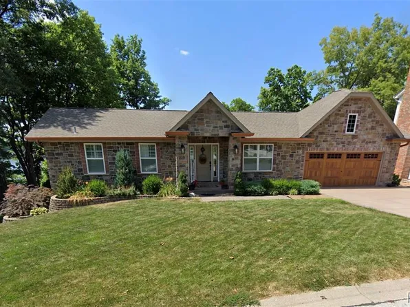 621 Woodchuck Ln, Lake Saint Louis, MO 63367