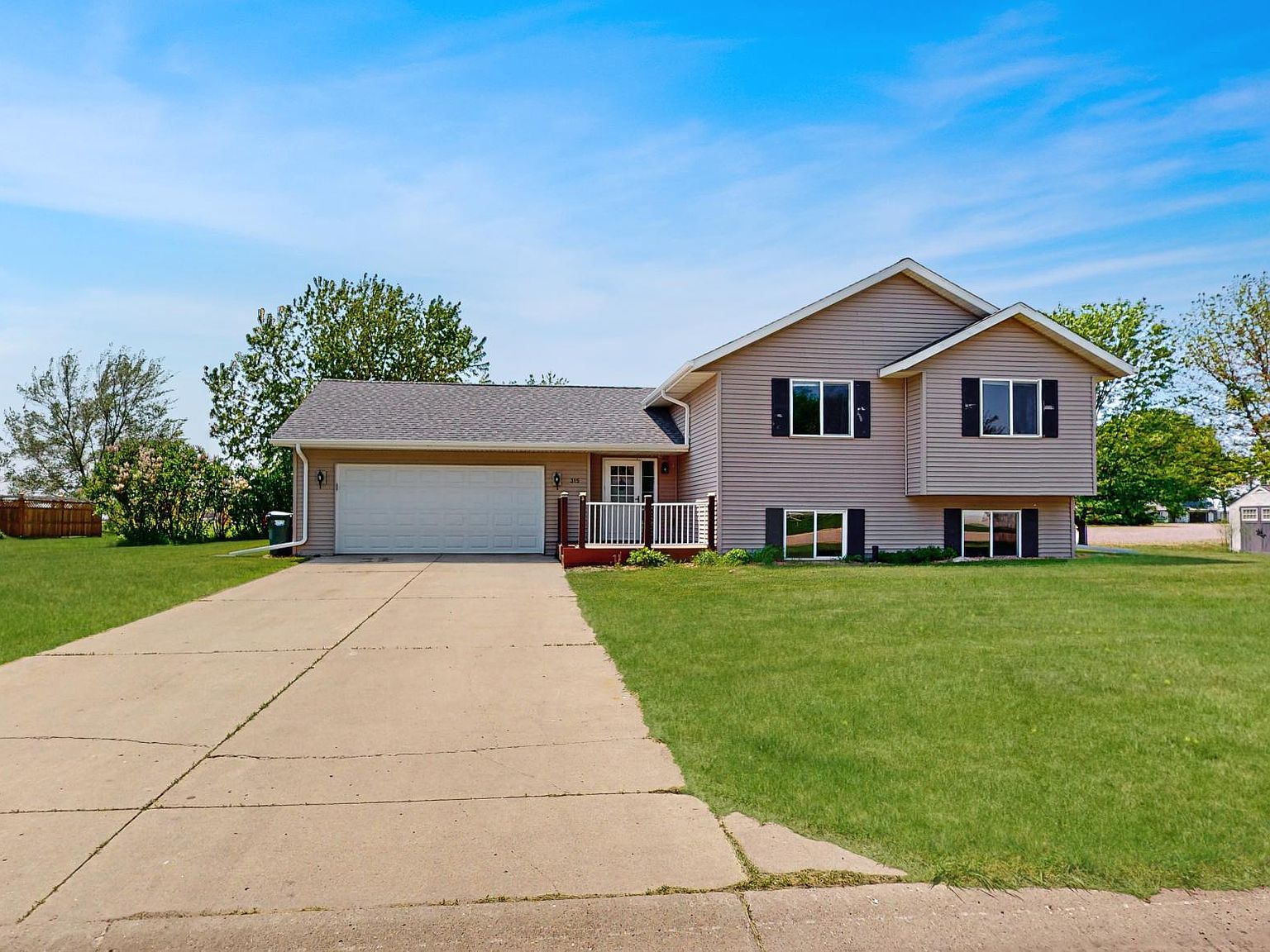 315 4th St SW, Clara City, MN 56222 Zillow