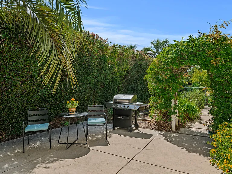 1225 Bel Air Dr — Photo 13