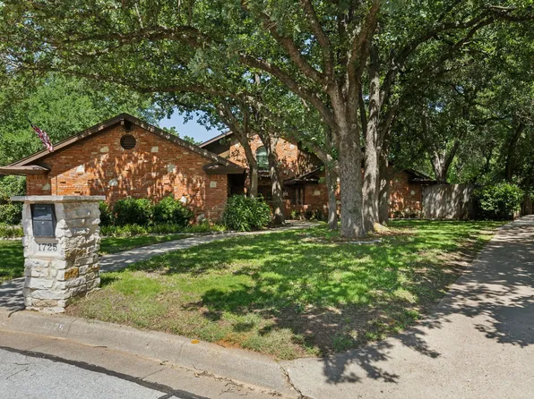 1725 Preston Hollow Ct, Arlington, TX 76012