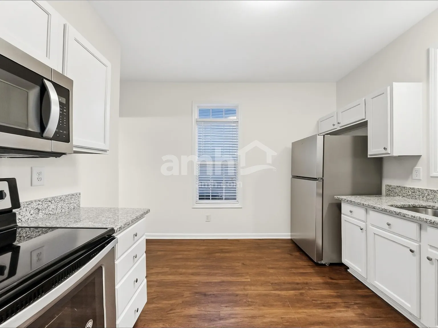 4 bed, 2.5 bath, 1856 sqft, $2,415 — Photo 3