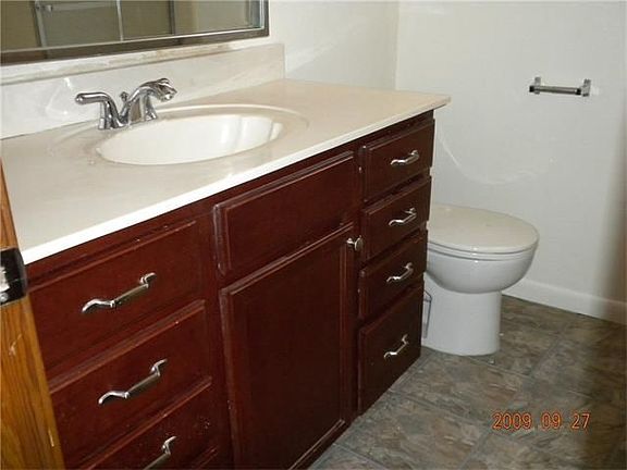 5th image of 3637 Cypress St #B
