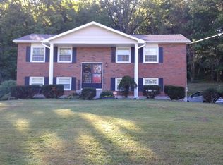 21 Eberle Rd, Latham, NY 12110