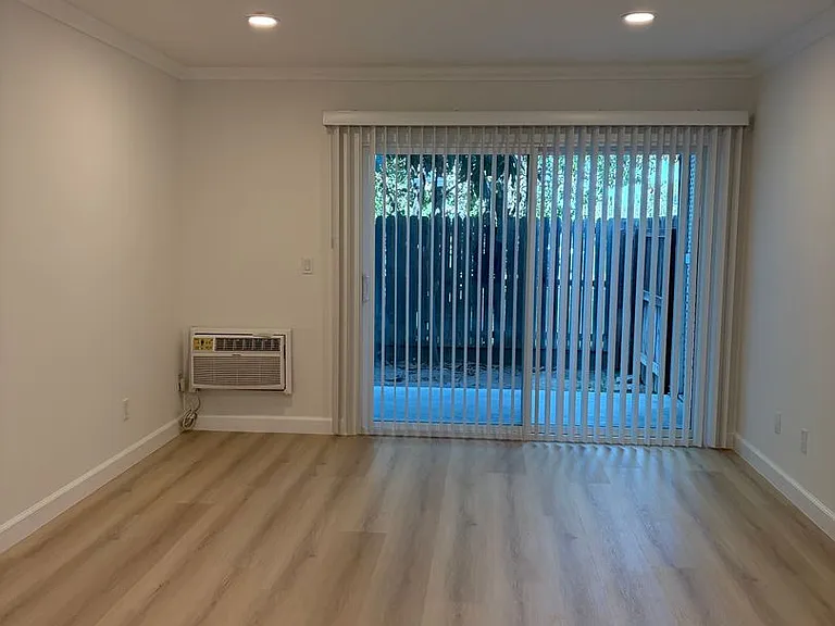 433 Pioneer Dr #2 — Photo 9