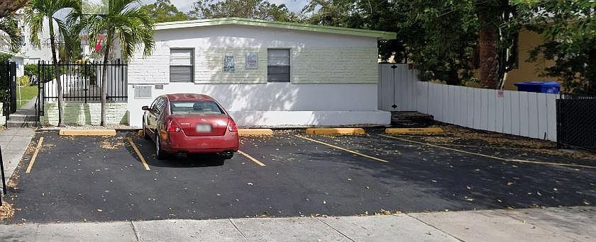 2nd image of 1234 SW 5th St #3