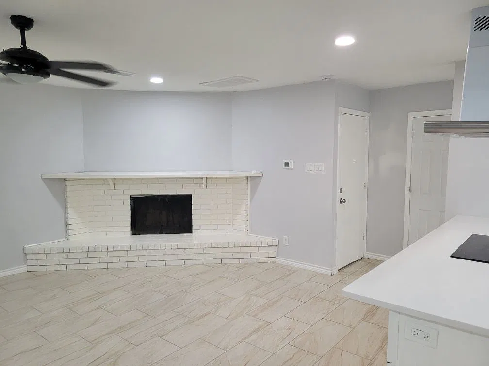 3 bed, 1325 sqft, $2,395 — Photo 4