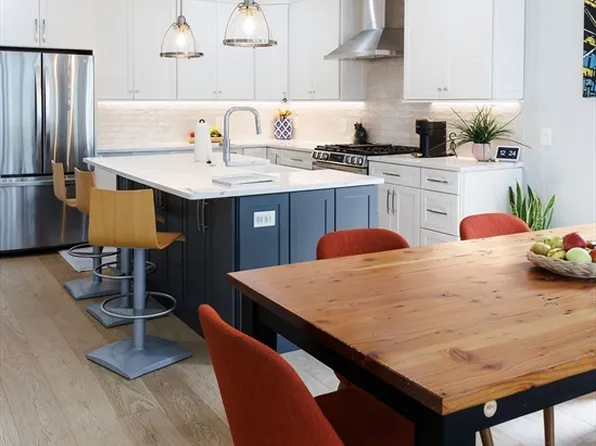 324 Adams St Floor 2, Newton, MA 02458