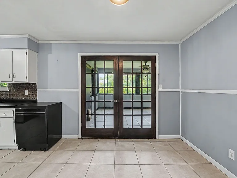 18 Silverstone Cir — Photo 11