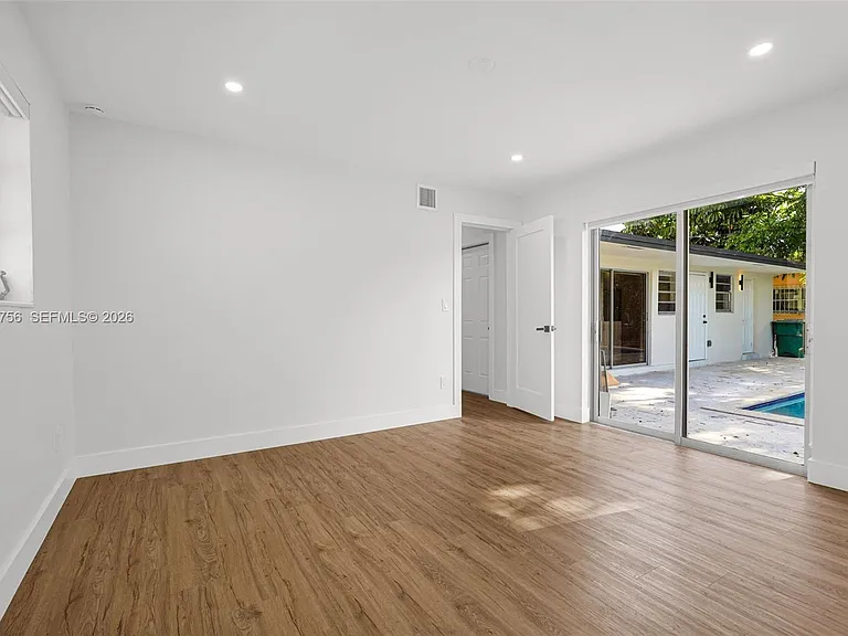 8201 SW 42nd St — Photo 34