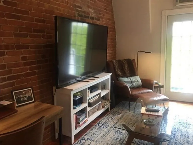 554 E 4th St #6 — Photo 4