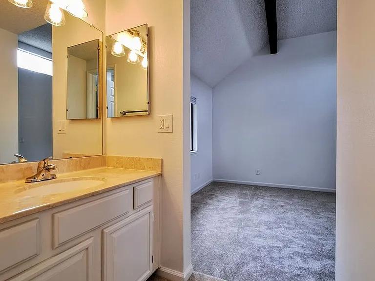 14575 S Bascom Ave — Photo 33