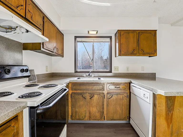 Cypress Crest Apartments — Photo 65