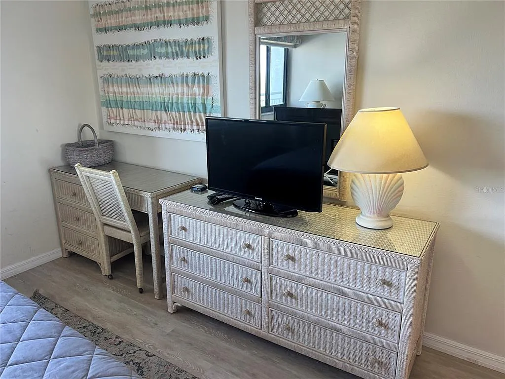 2 bed, 2.0 bath, 1200 sqft, $9,390 — Photo 4