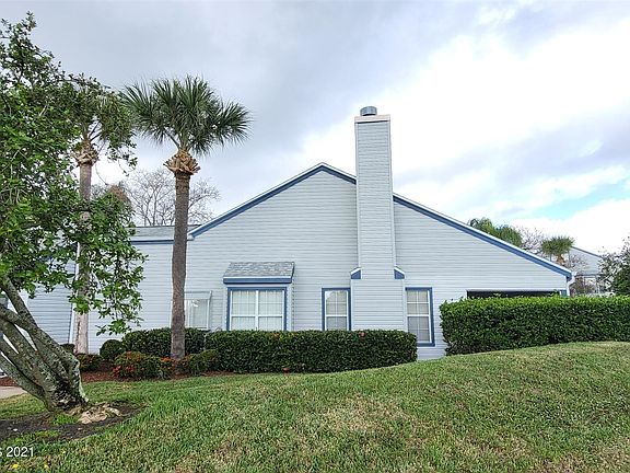 4th image of 4780 Lake Waterford Way W #2227