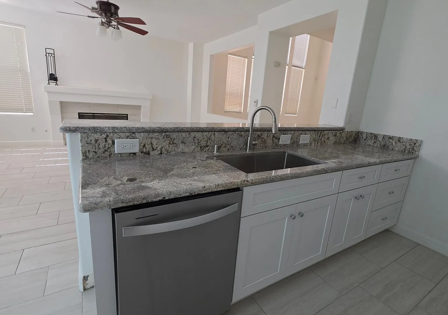 Caminito Diego - Newly Renovated 4 Br House In Gated Stone Canyon Community In Carmel Valley — Photo 4