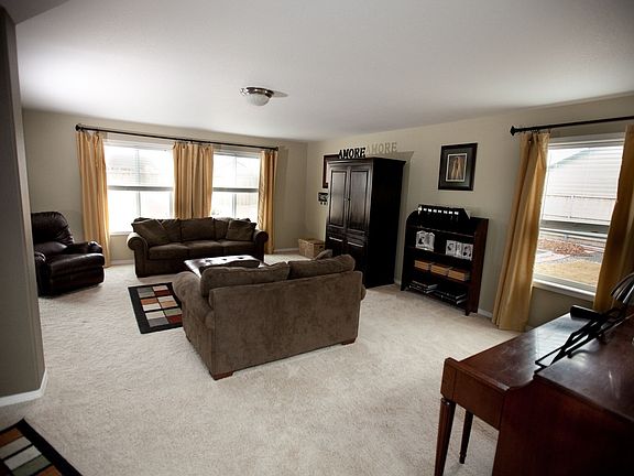 Spacious Great Room