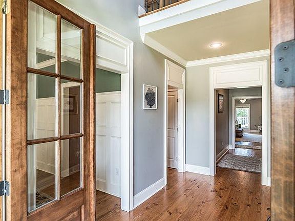 3rd image of 9 Abby Glen Way