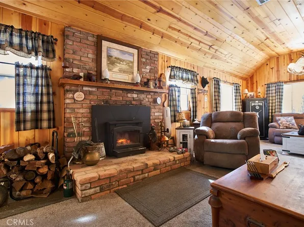 40204 Valley Of The Falls Dr, Forest Falls, CA 92339