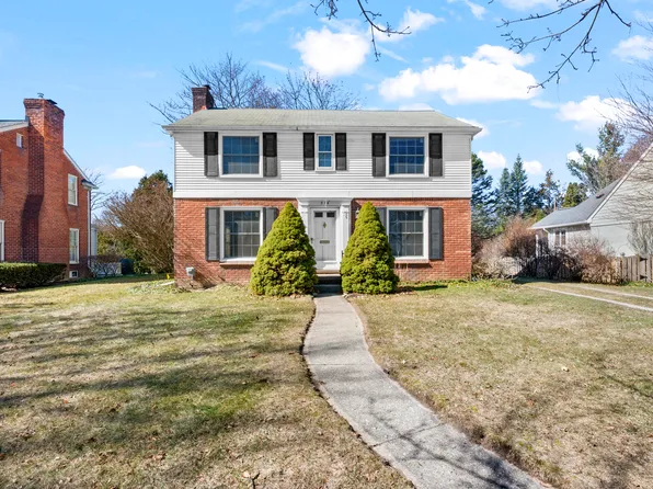 576 Golfview Blvd, Birmingham, MI 48009