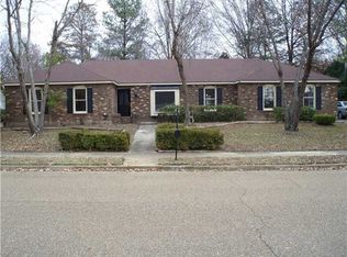 3830 Misty Oak Dr, Memphis, TN 38125