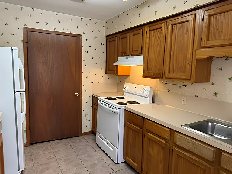 610 Old Covington Hwy #A — Photo 7