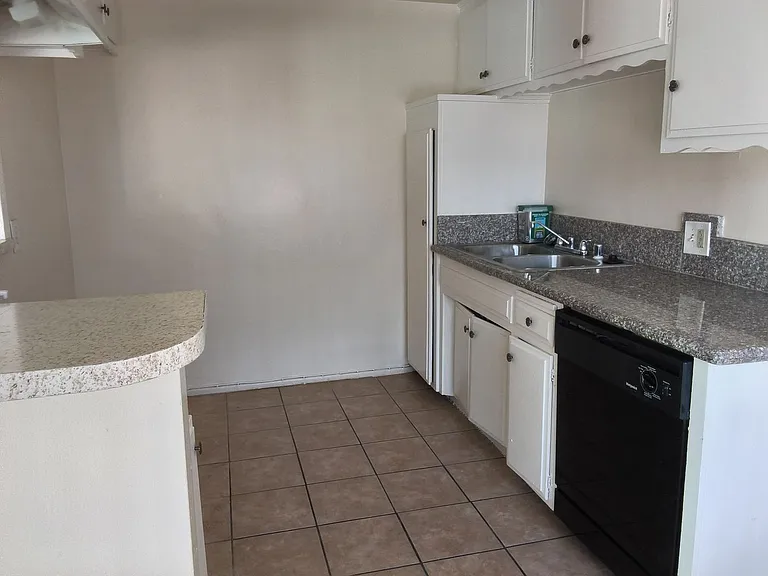 109 Almansor St — Photo 15