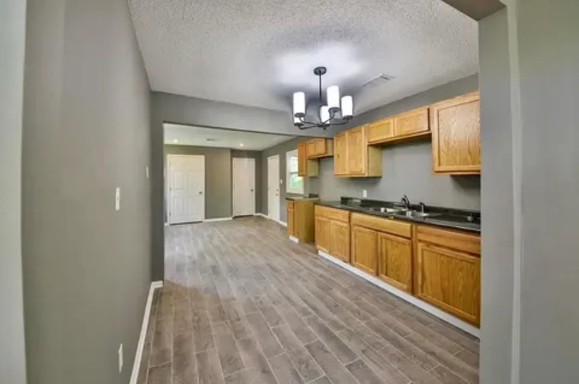 3 bed, 978 sqft, $1,035 — Photo 3