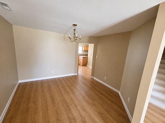 4th image of 23 Park Side Dr