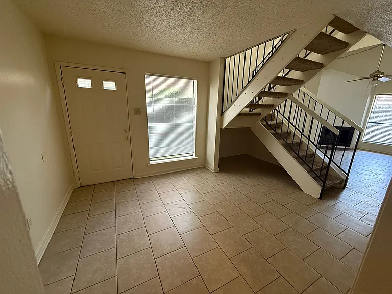 8224C Governor Dr — Photo 10
