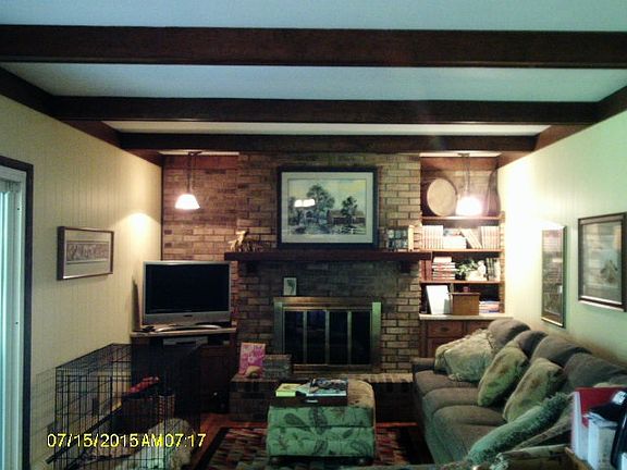 2nd image of 322 S Hillcrest Dr