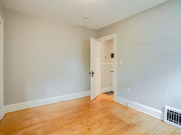 2nd image of 990 Randolph Ave