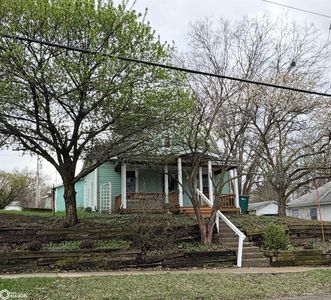 300 E Madison Ave, Fairfield, IA, 52556