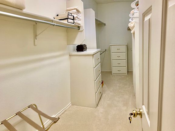 4th image of 76 Courtside Cir
