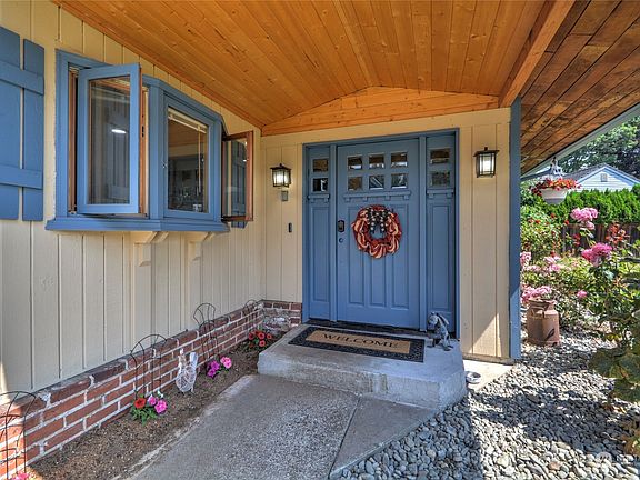2nd image of 7916 56th Drive NE