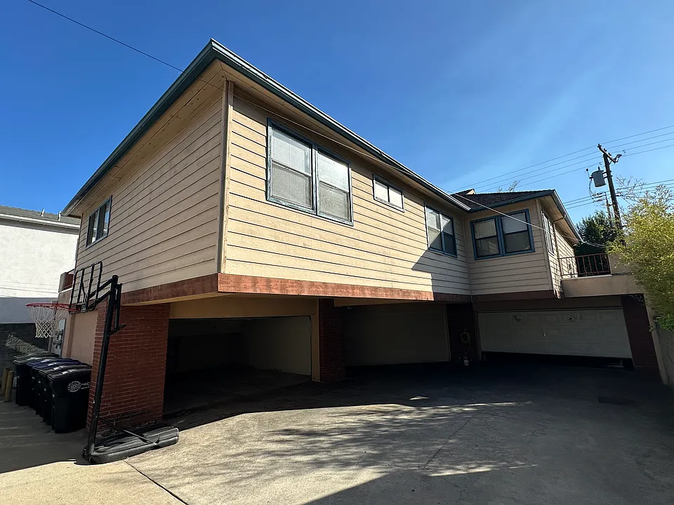 3254 Montrose Ave #A